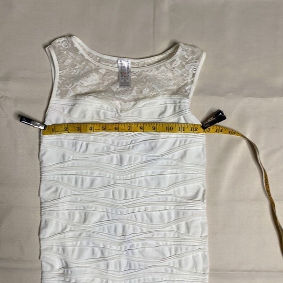 Colorful White Fitted Dress With White Floral Designs - Picture 7 of 11